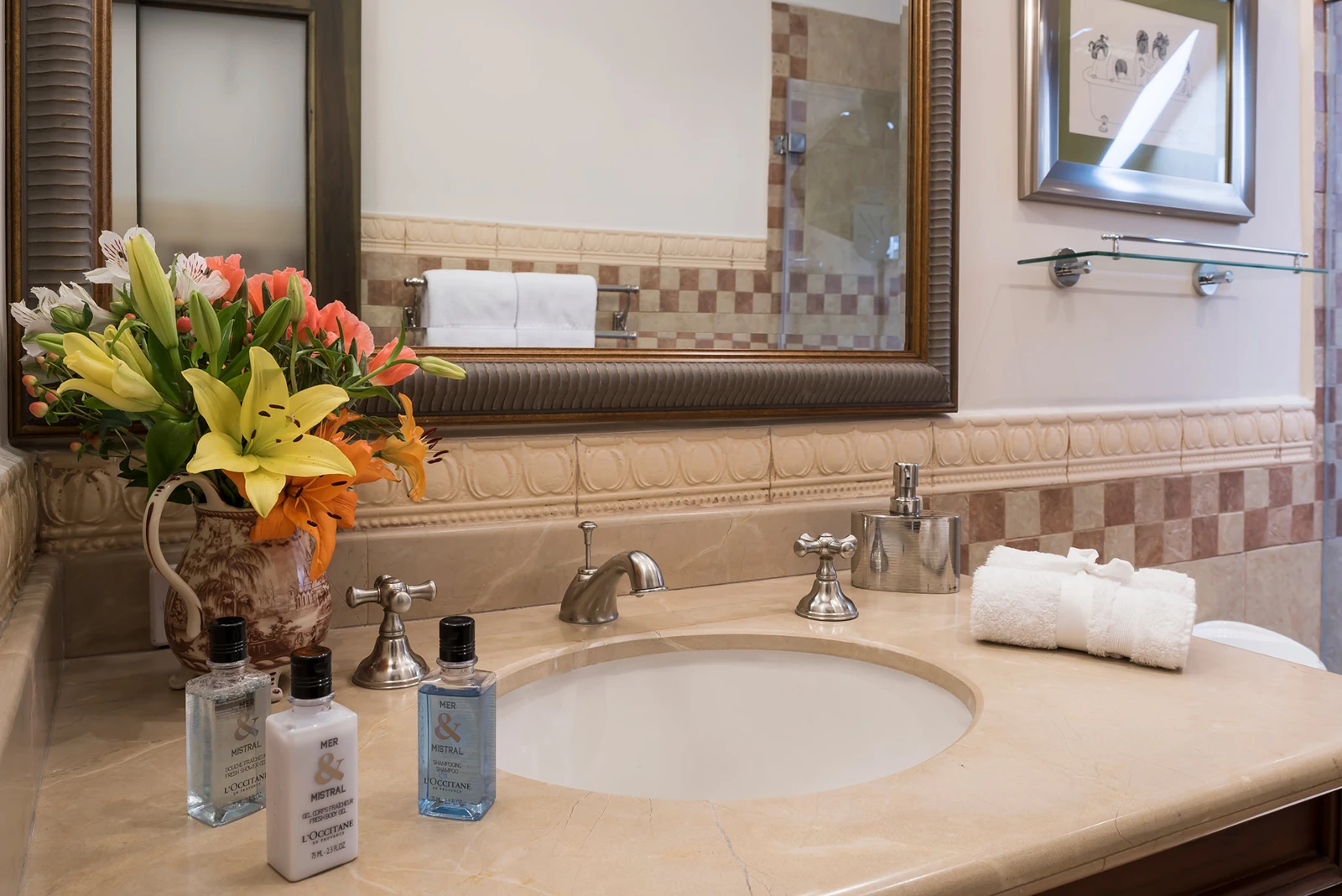 La Merced suite, photograph 7